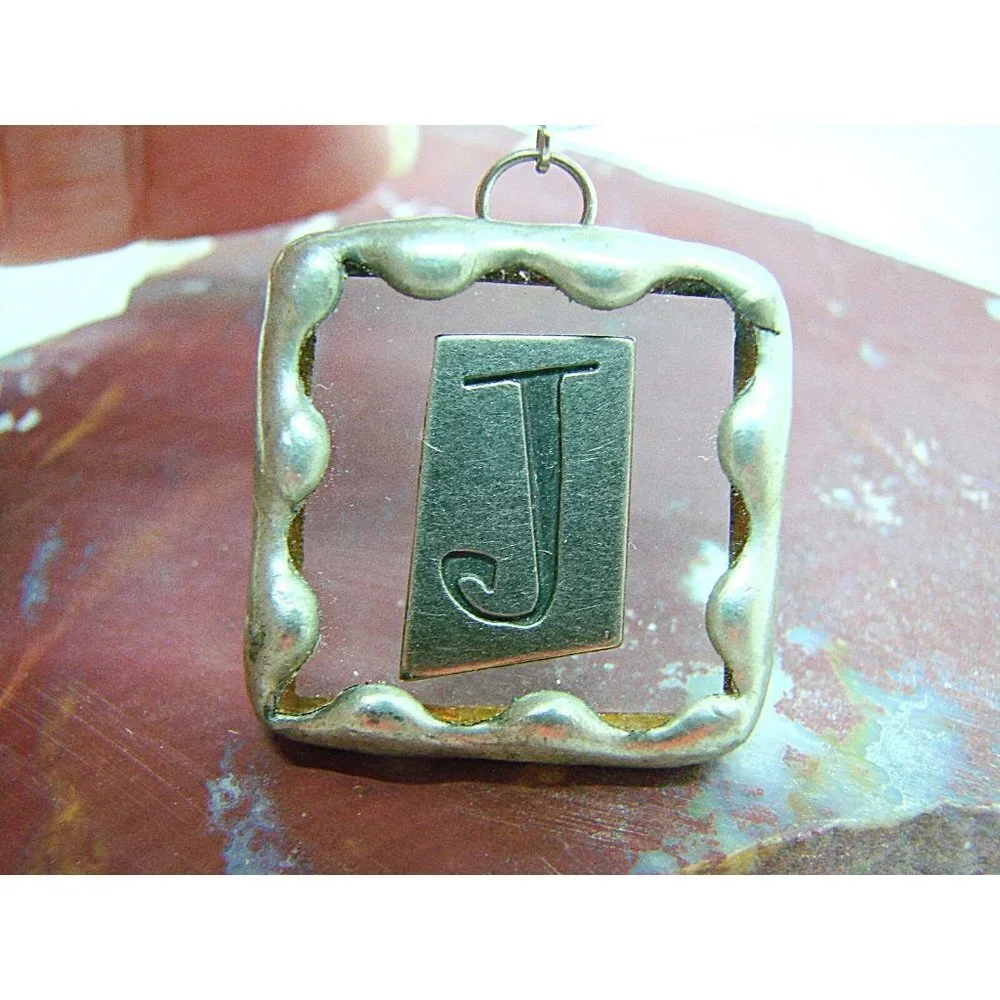 Initial Letter J Fashion Charm Pendant Silver Tone Scalloped Edged Frame Glass - Picture 4 of 8
